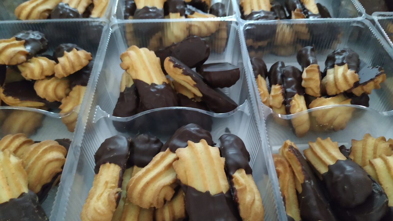 Biscotti ricciolini al cioccolato