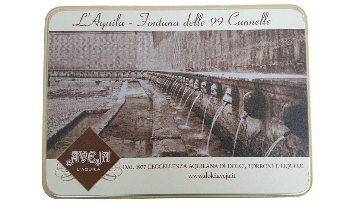 Scatola metallica Dolci Aveja «Fontana delle 99 Cannelle»